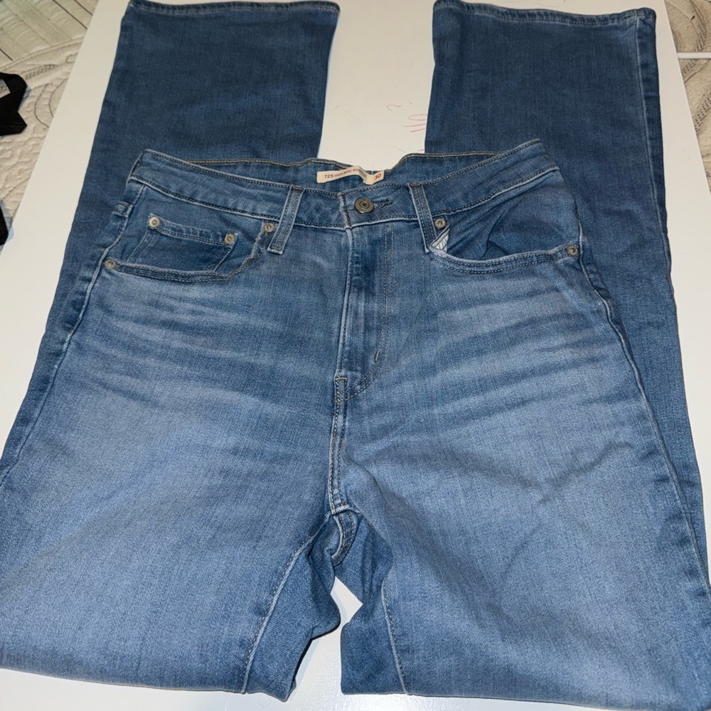 Levi's Woman’s bootcut Blue Jeans